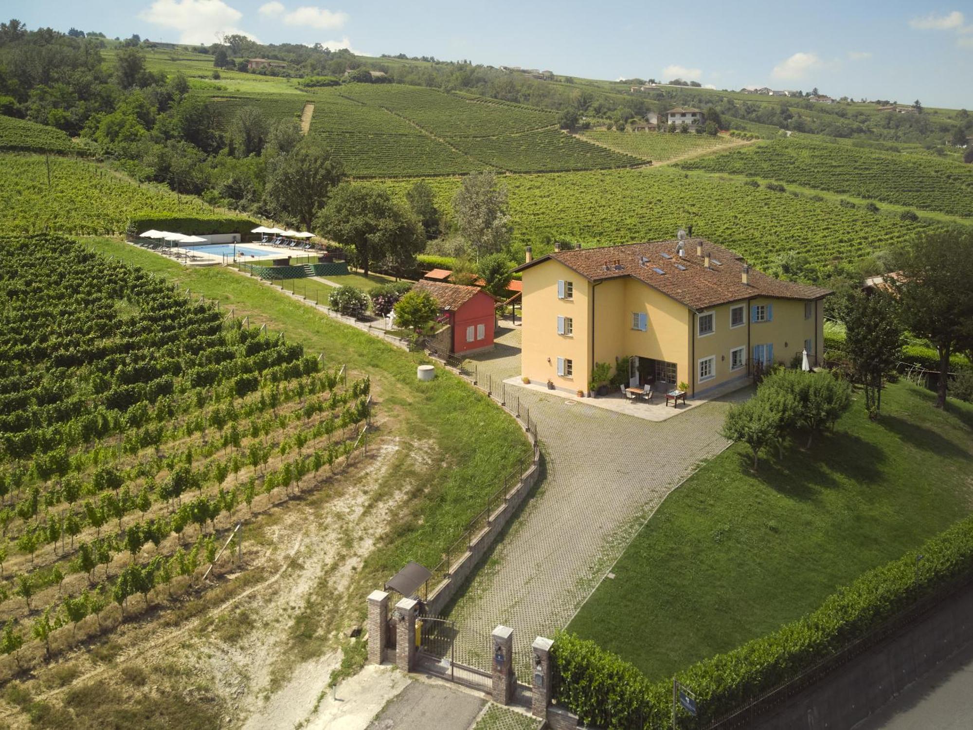 Vigna Dell'Acqua Villa Santo Stefano Belbo Luaran gambar