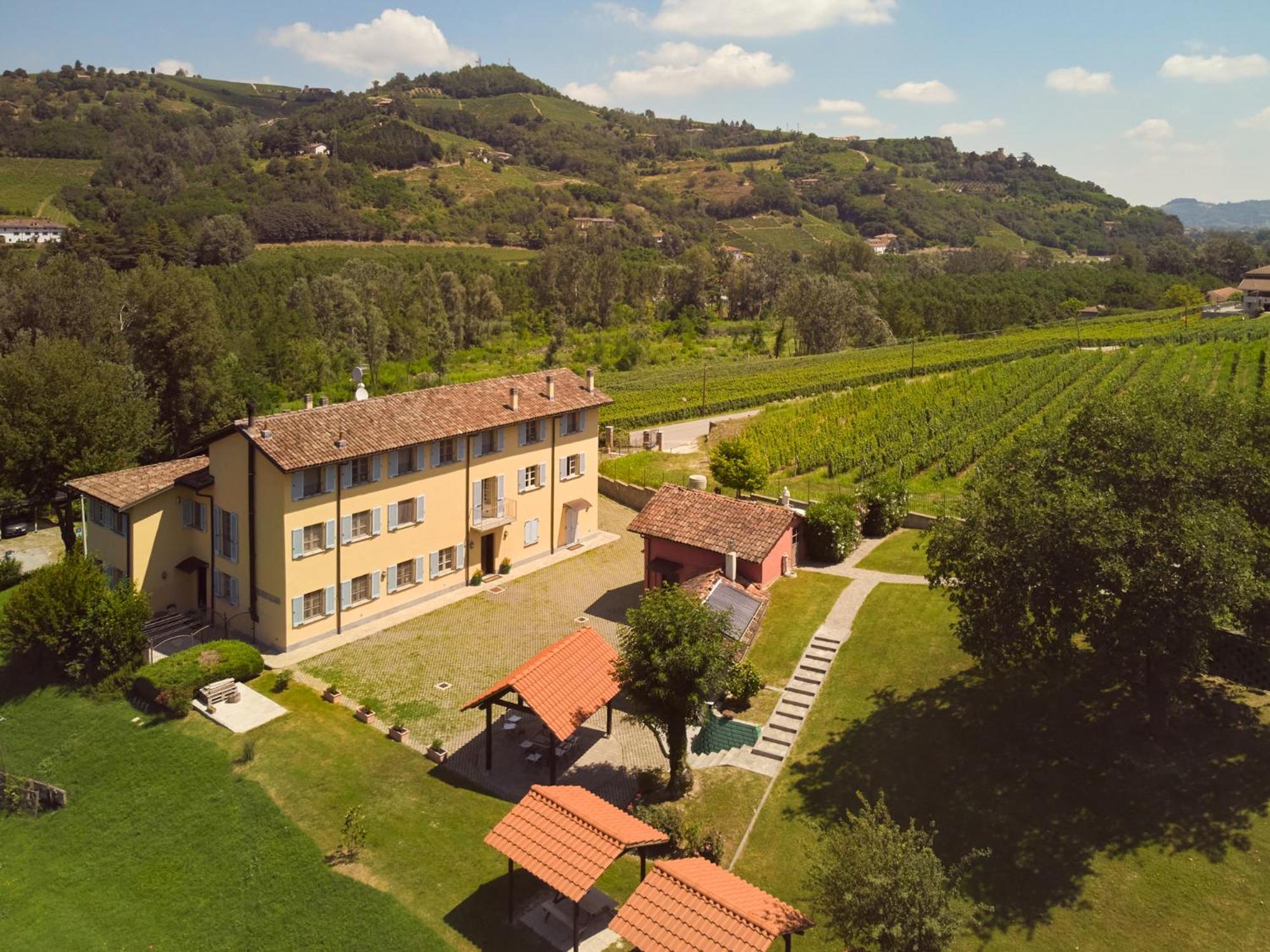 Vigna Dell'Acqua Villa Santo Stefano Belbo Luaran gambar