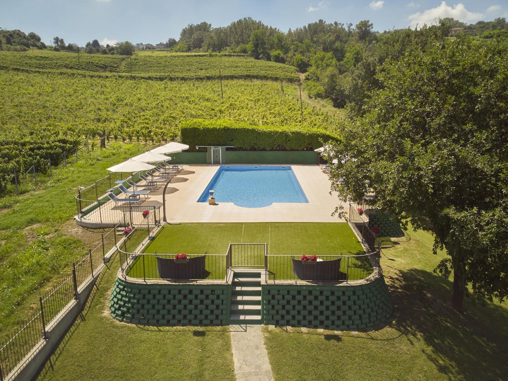 Vigna Dell'Acqua Villa Santo Stefano Belbo Luaran gambar