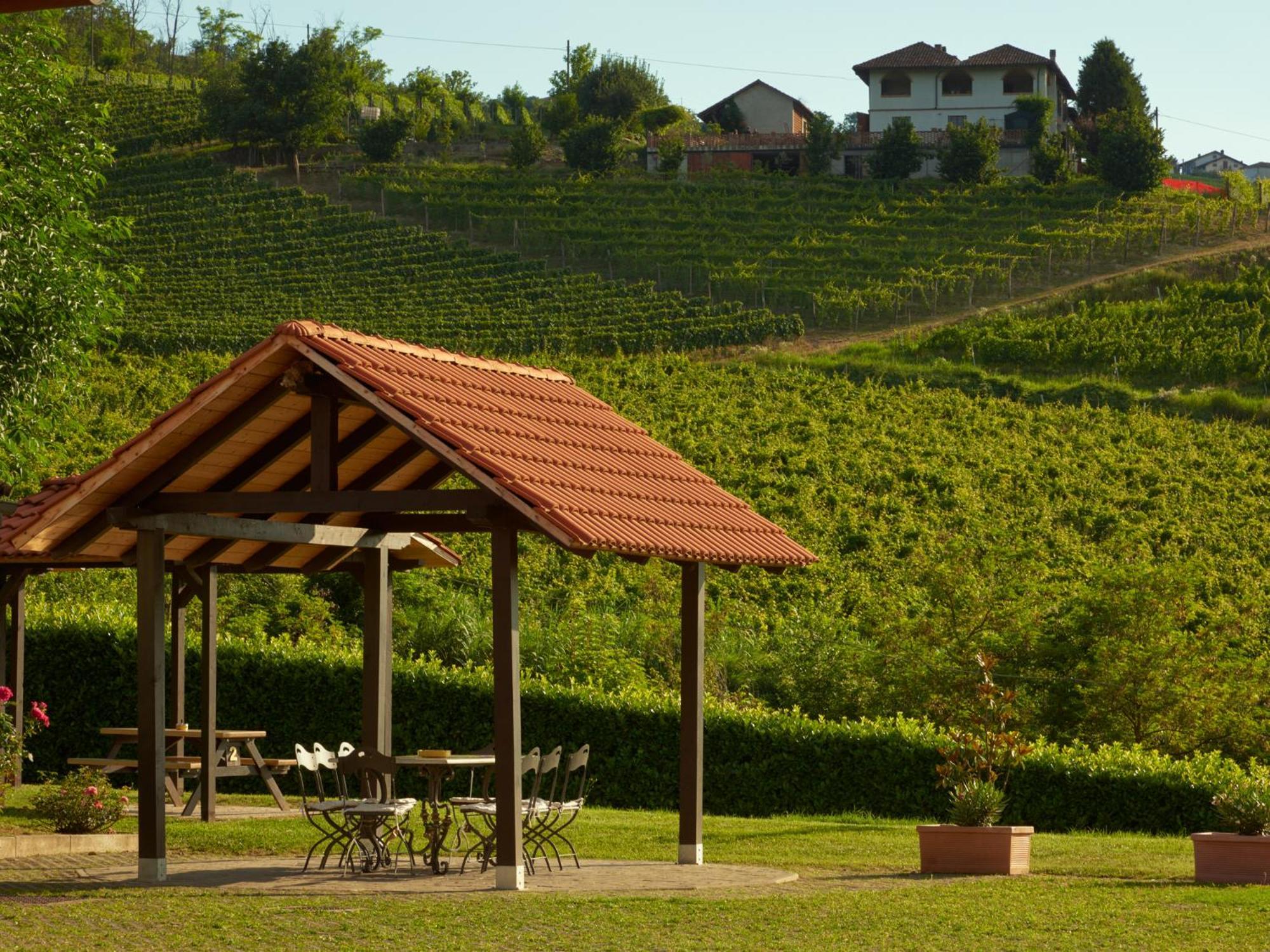 Vigna Dell'Acqua Villa Santo Stefano Belbo Luaran gambar