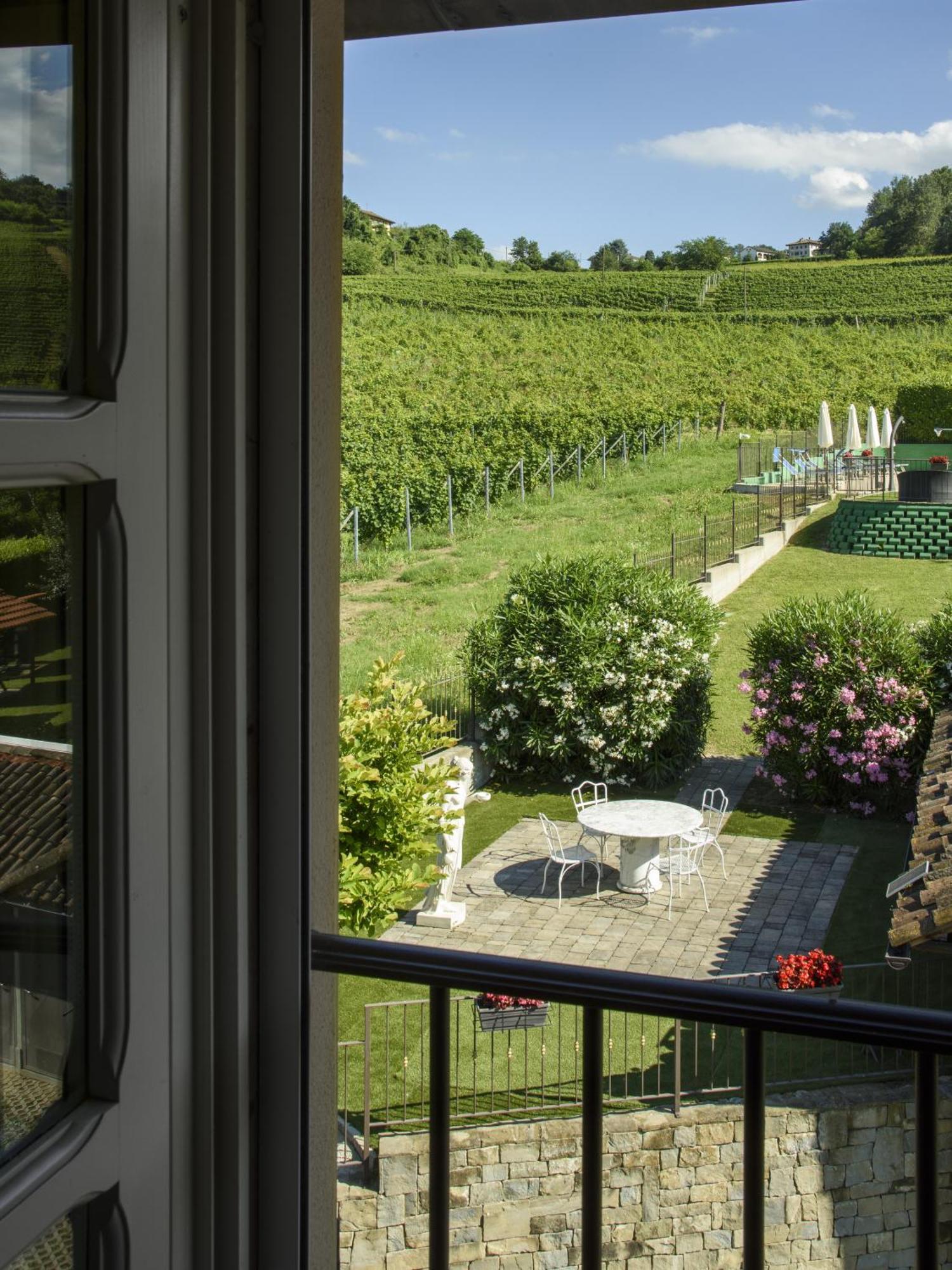 Vigna Dell'Acqua Villa Santo Stefano Belbo Bilik gambar