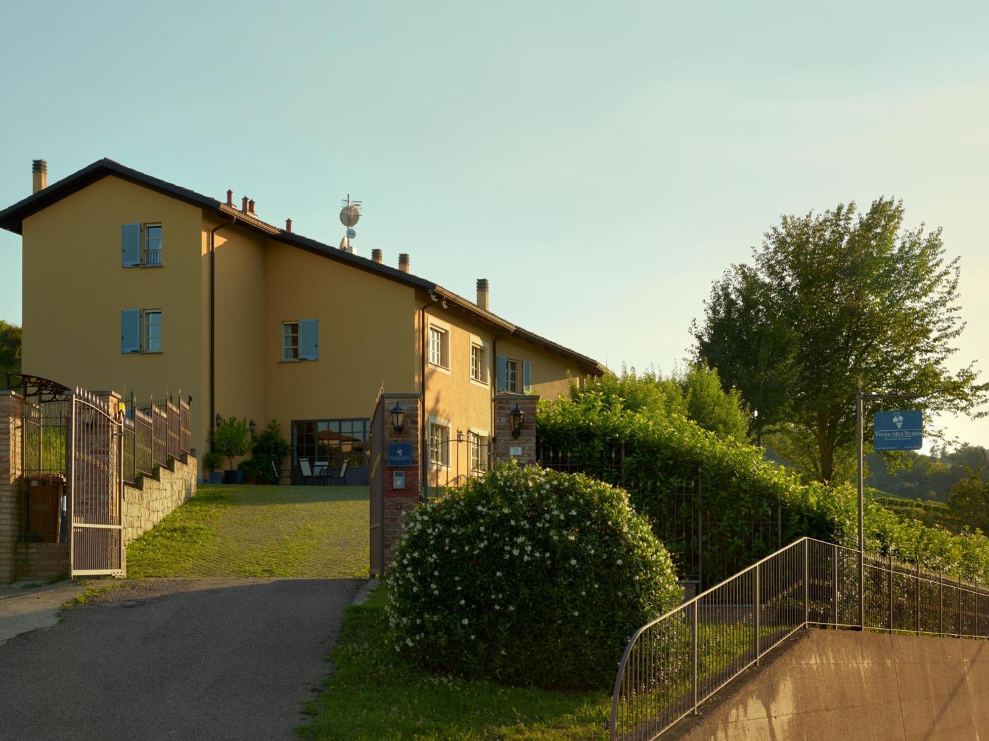 Vigna Dell'Acqua Villa Santo Stefano Belbo Luaran gambar